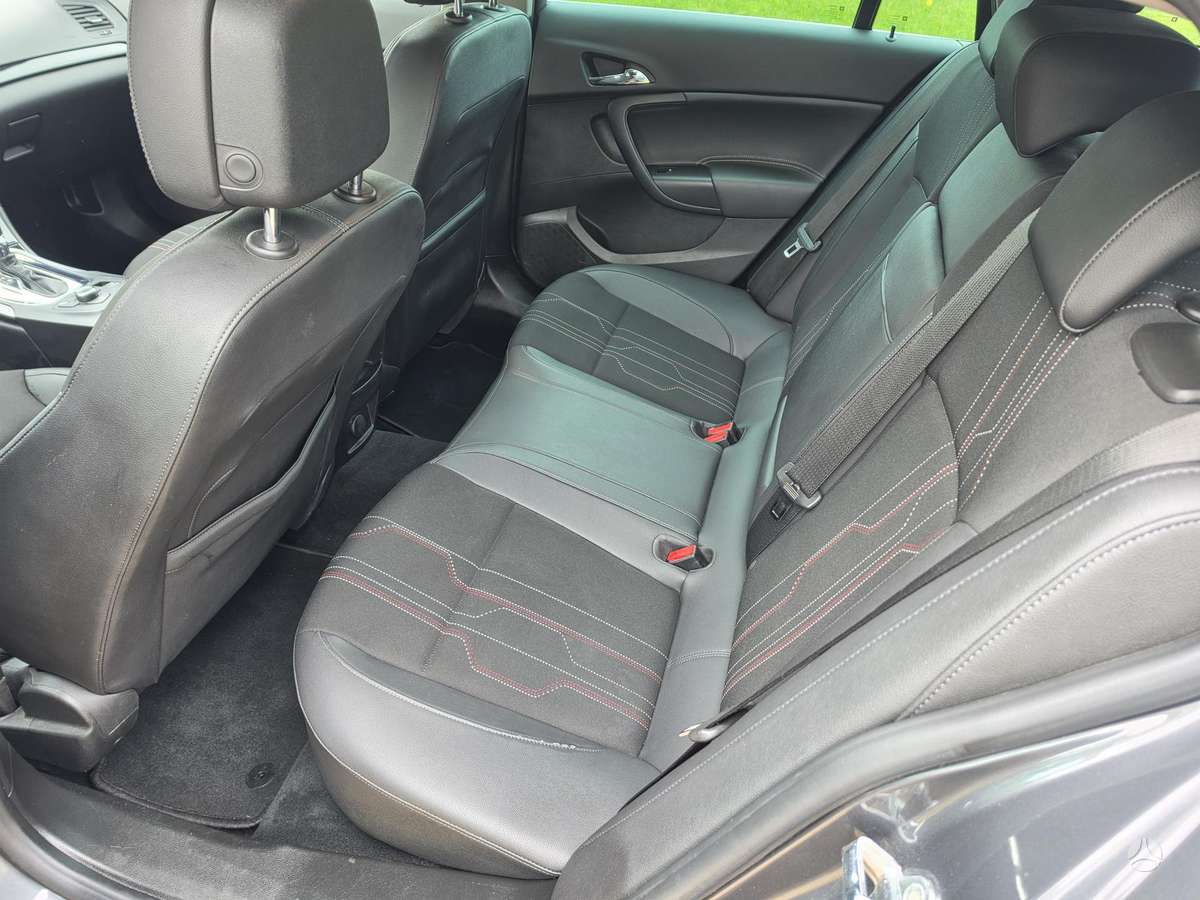 Opel Insignia 2012 — photo 19