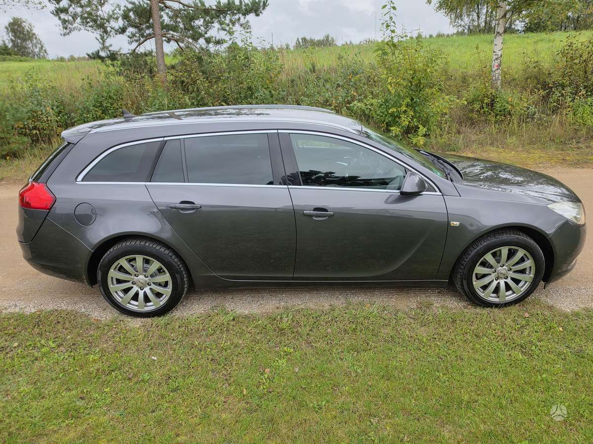Opel Insignia 2012 — photo 8