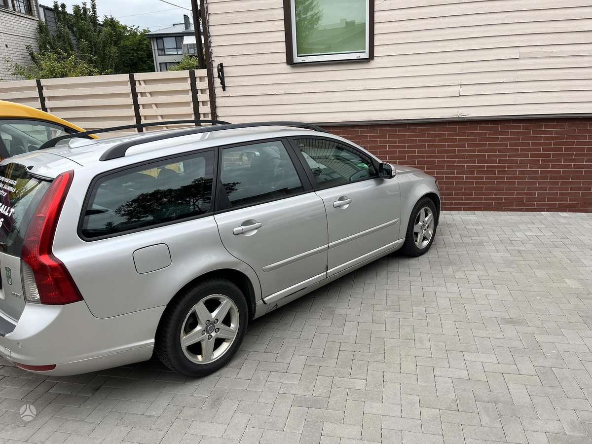 Volvo V50 2009 — vehicle for AFU Ukraine