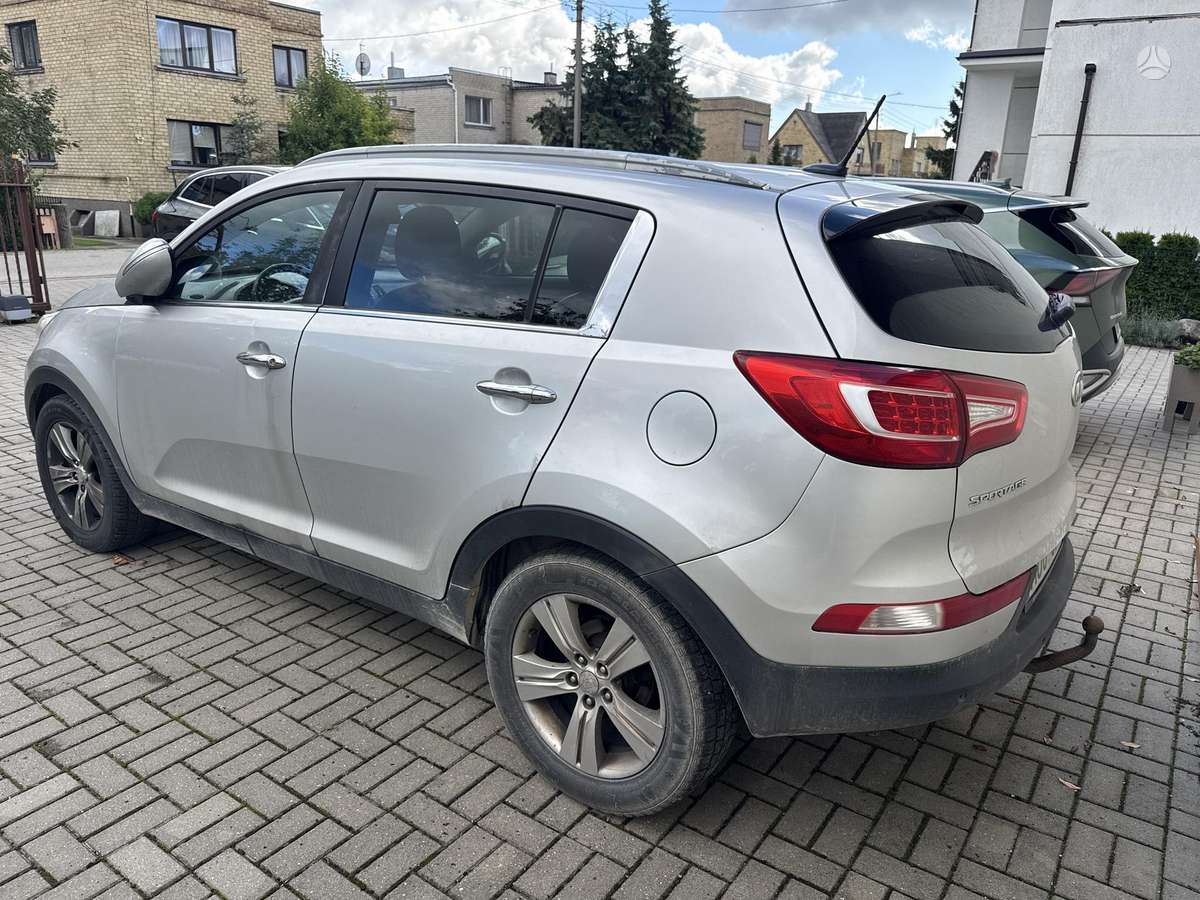 Kia Sportage 2012 — салон