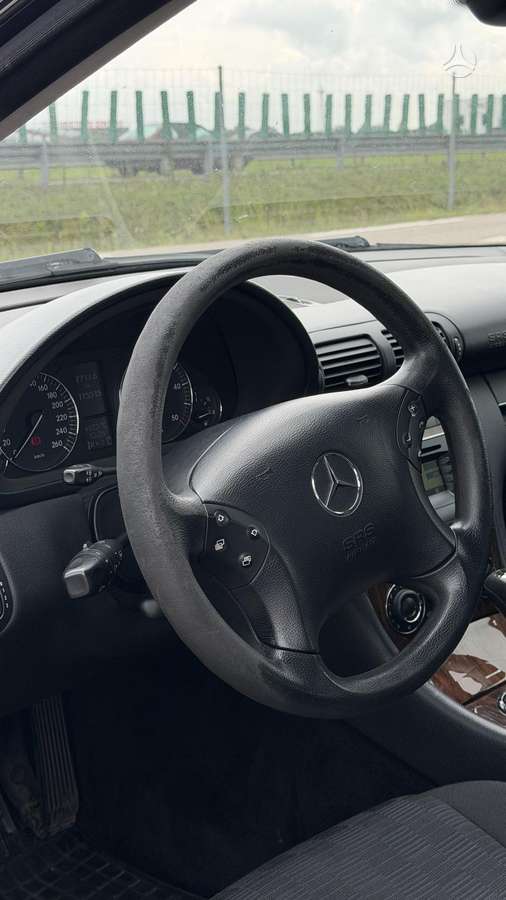 Mercedes-Benz C220 2006 — photo 9