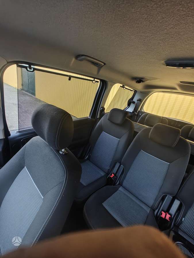 Ford Galaxy 2012 — photo 9