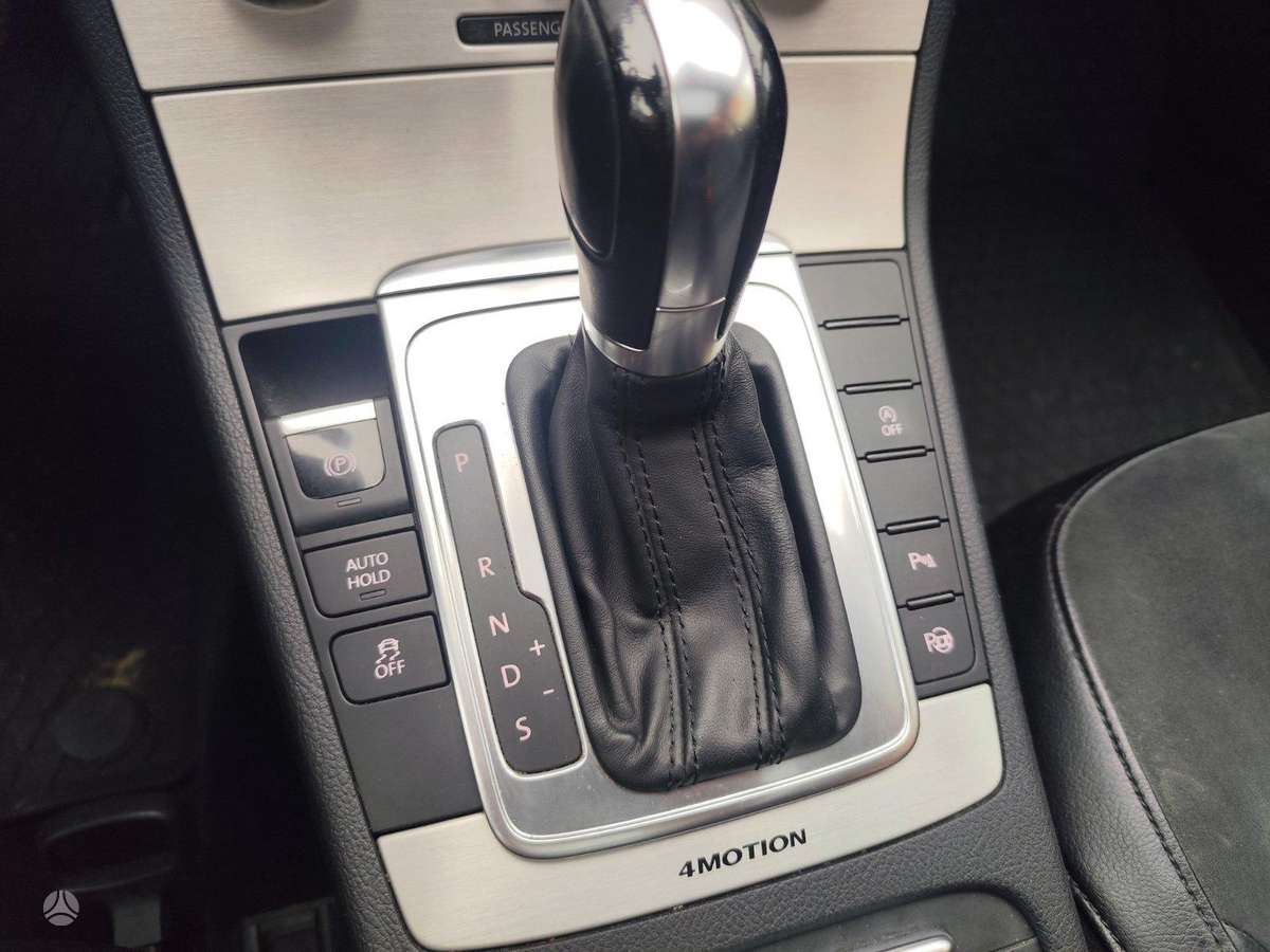 Volkswagen Passat 2013 — photo 13