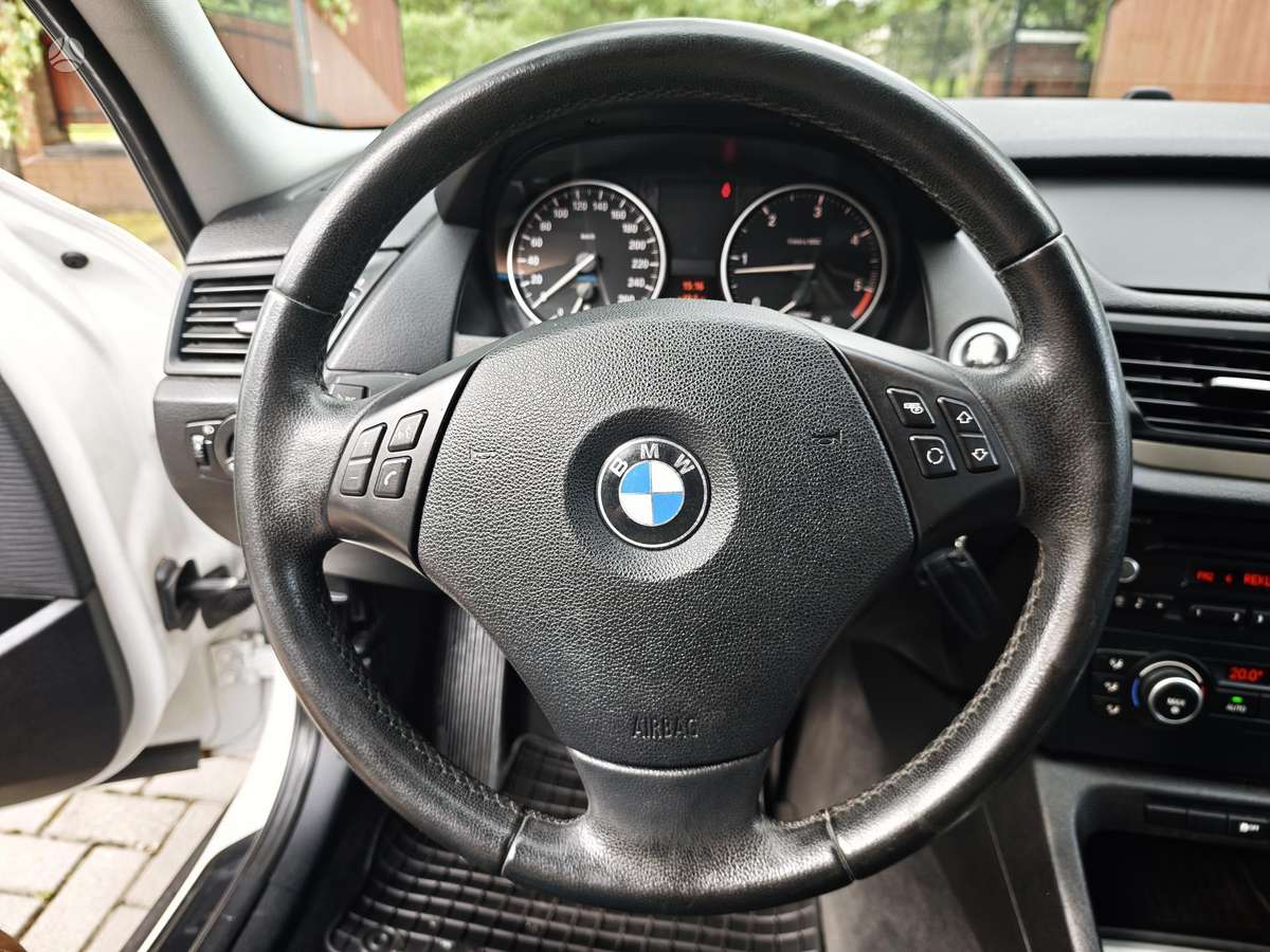 BMW X1 2012 — photo 13