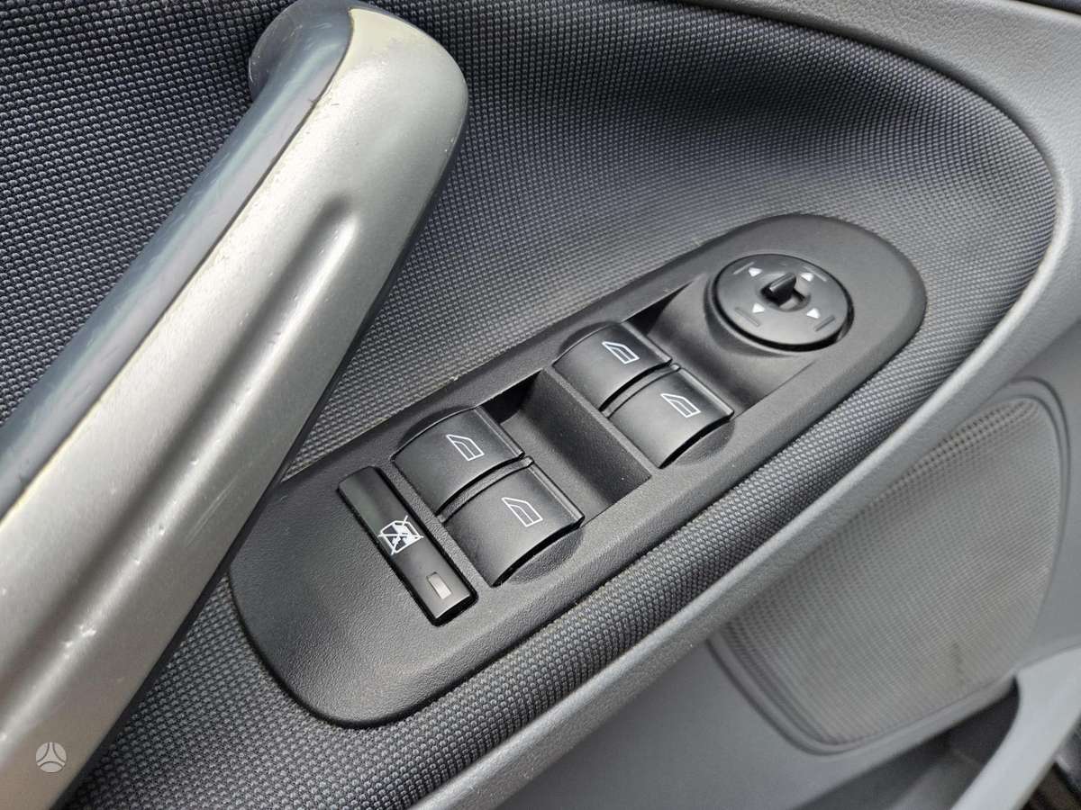 Ford Galaxy 2007 — фото 19