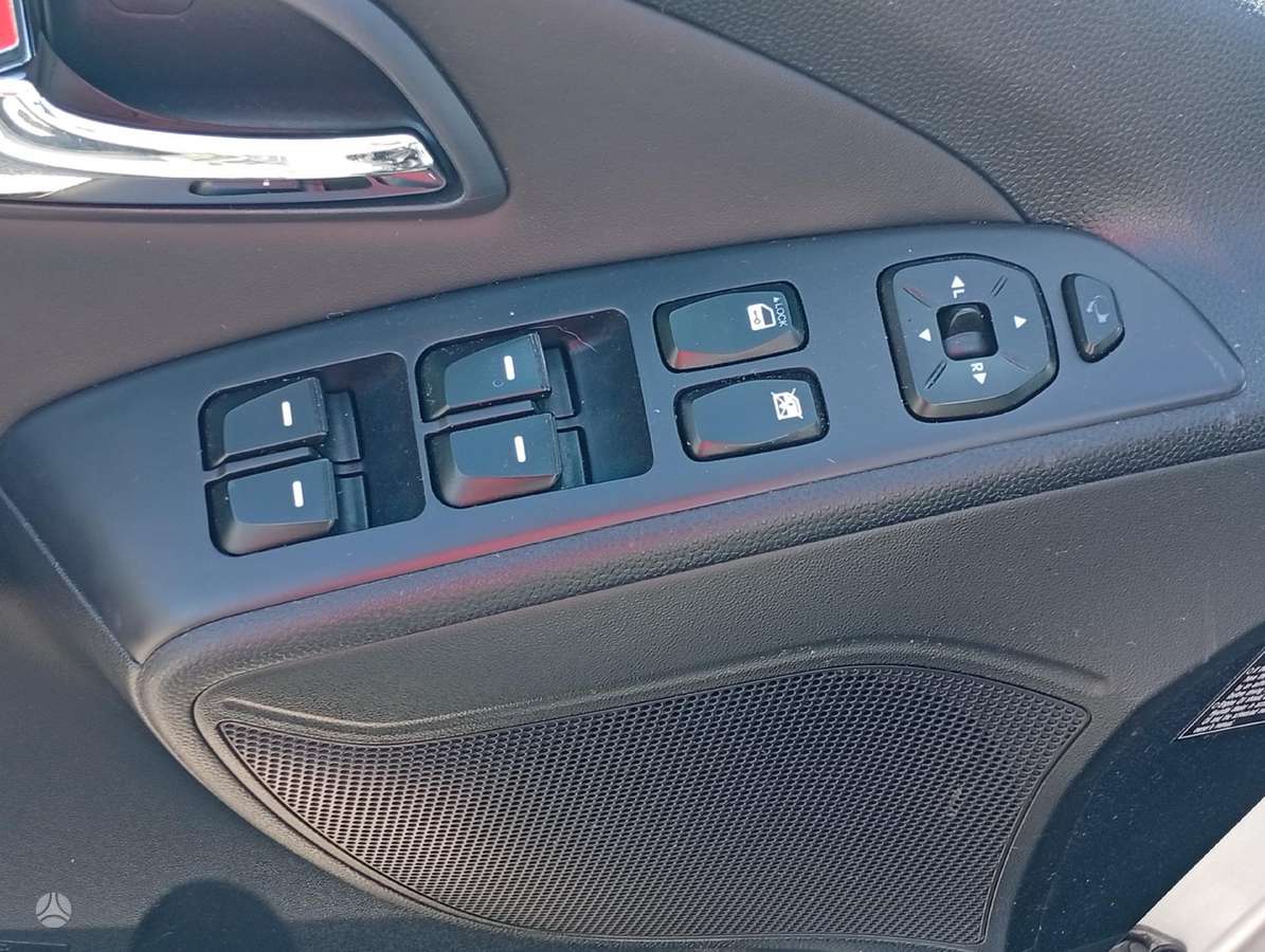 Hyundai ix35 2011 — photo 10