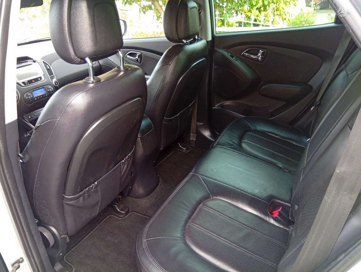 Hyundai ix35 2011 — photo 11
