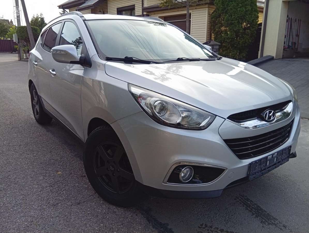 Hyundai ix35 2011 — interior