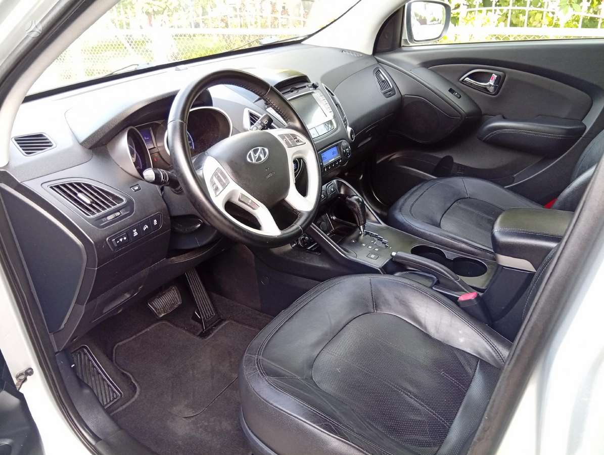 Hyundai ix35 2011 — photo 7