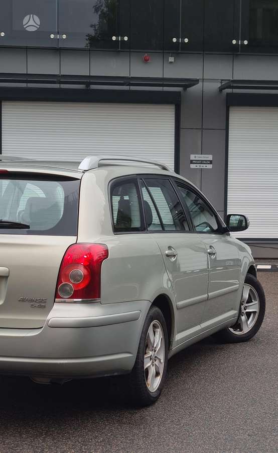 Toyota Avensis 2007 — interior