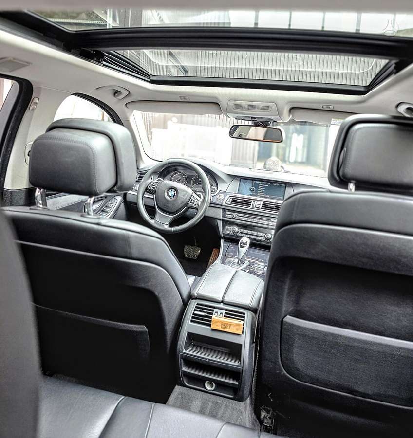 BMW 520 2010 — photo 11
