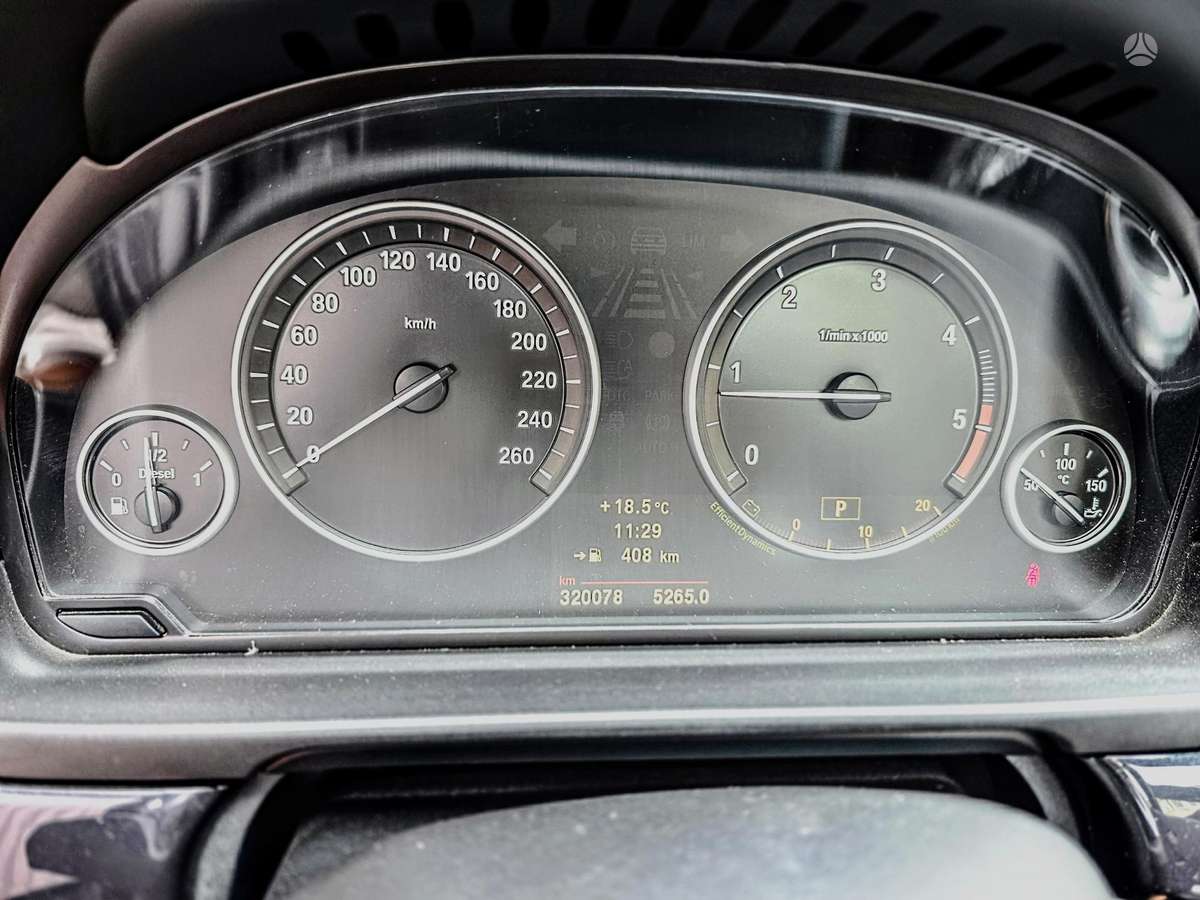 BMW 520 2010 — photo 15