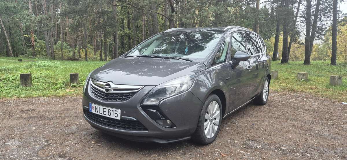 Opel Zafira 2014 — фото 10
