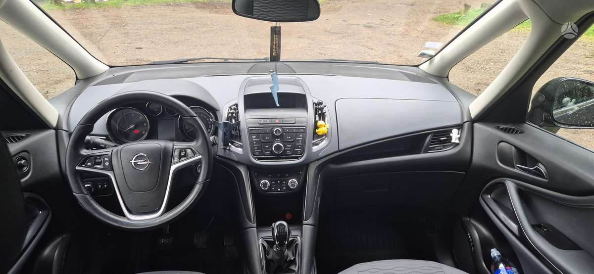Opel Zafira 2014 — фото 11