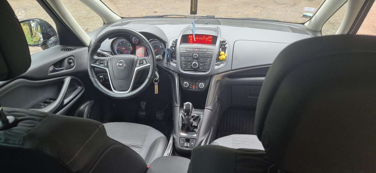 Opel Zafira 2014 — фото 15