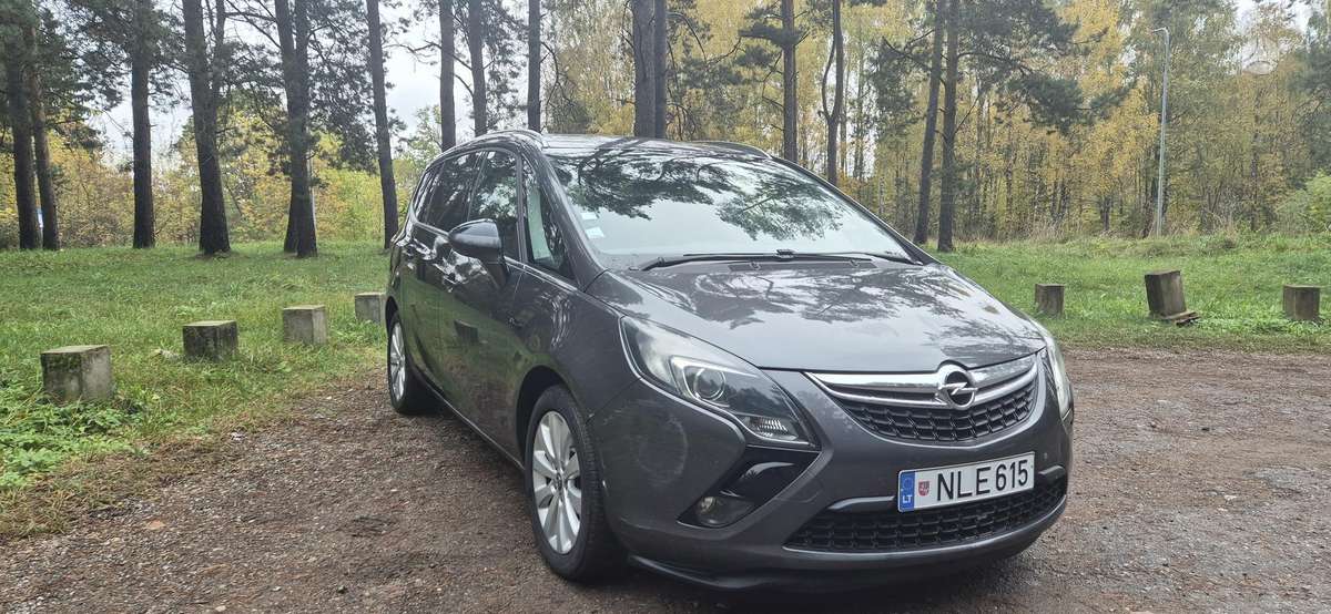 Opel Zafira 2014 — двигун 1956 cm³, 110 HP (81kW)