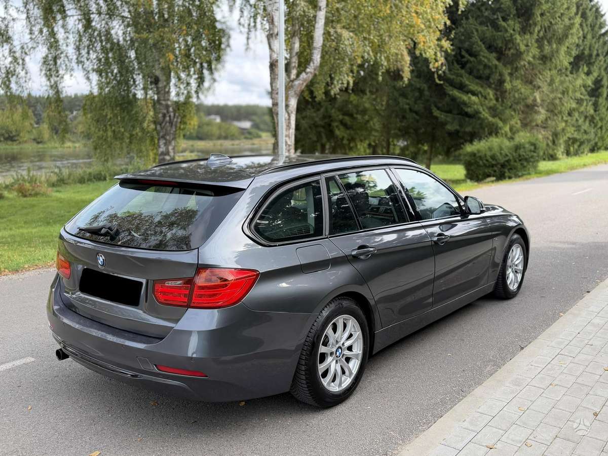 BMW 320 2014 — interior
