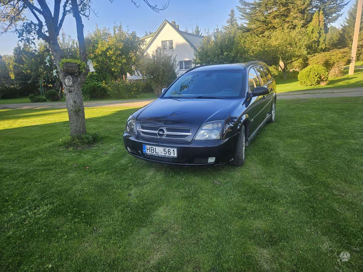 Opel Vectra 2005 — rear view