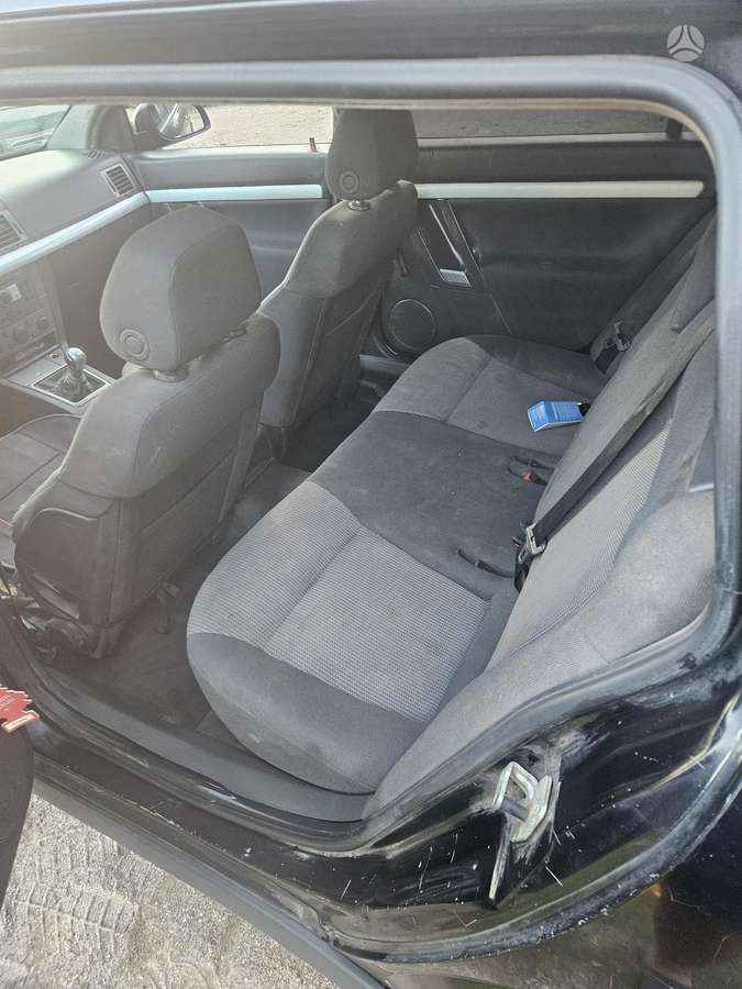 Opel Vectra 2005 — engine 1910 cm³, 150 HP (110kW)