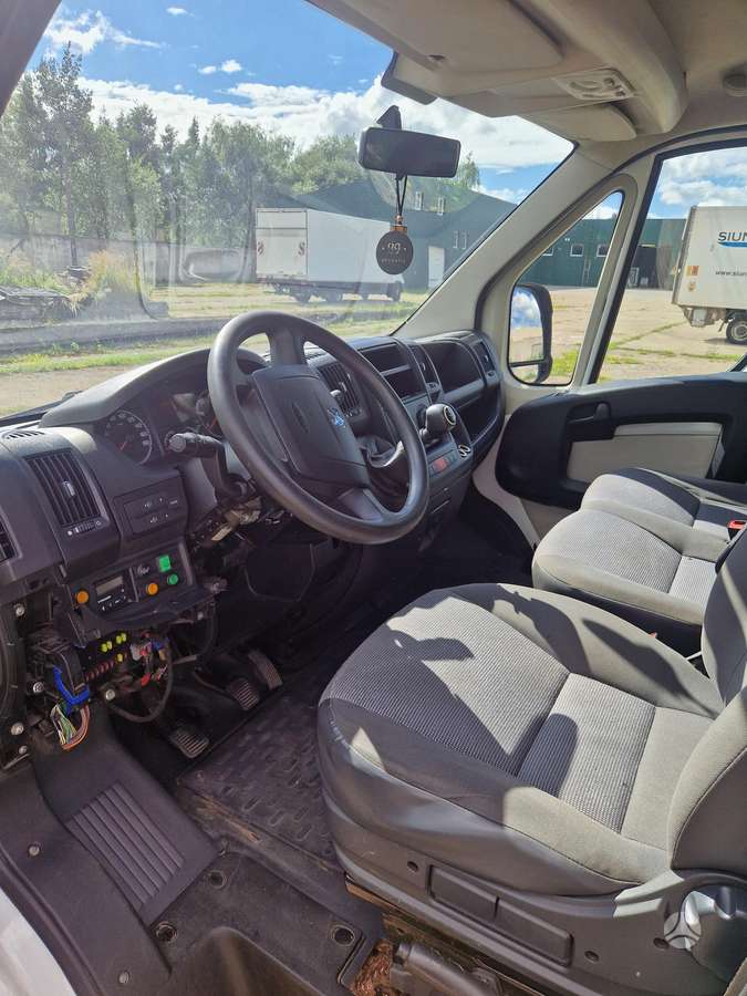Peugeot Boxer 2011 — photo 7