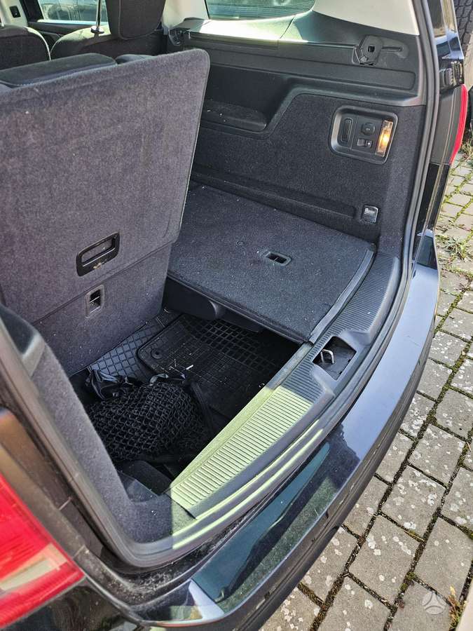 Volkswagen Sharan 2013 — photo 10