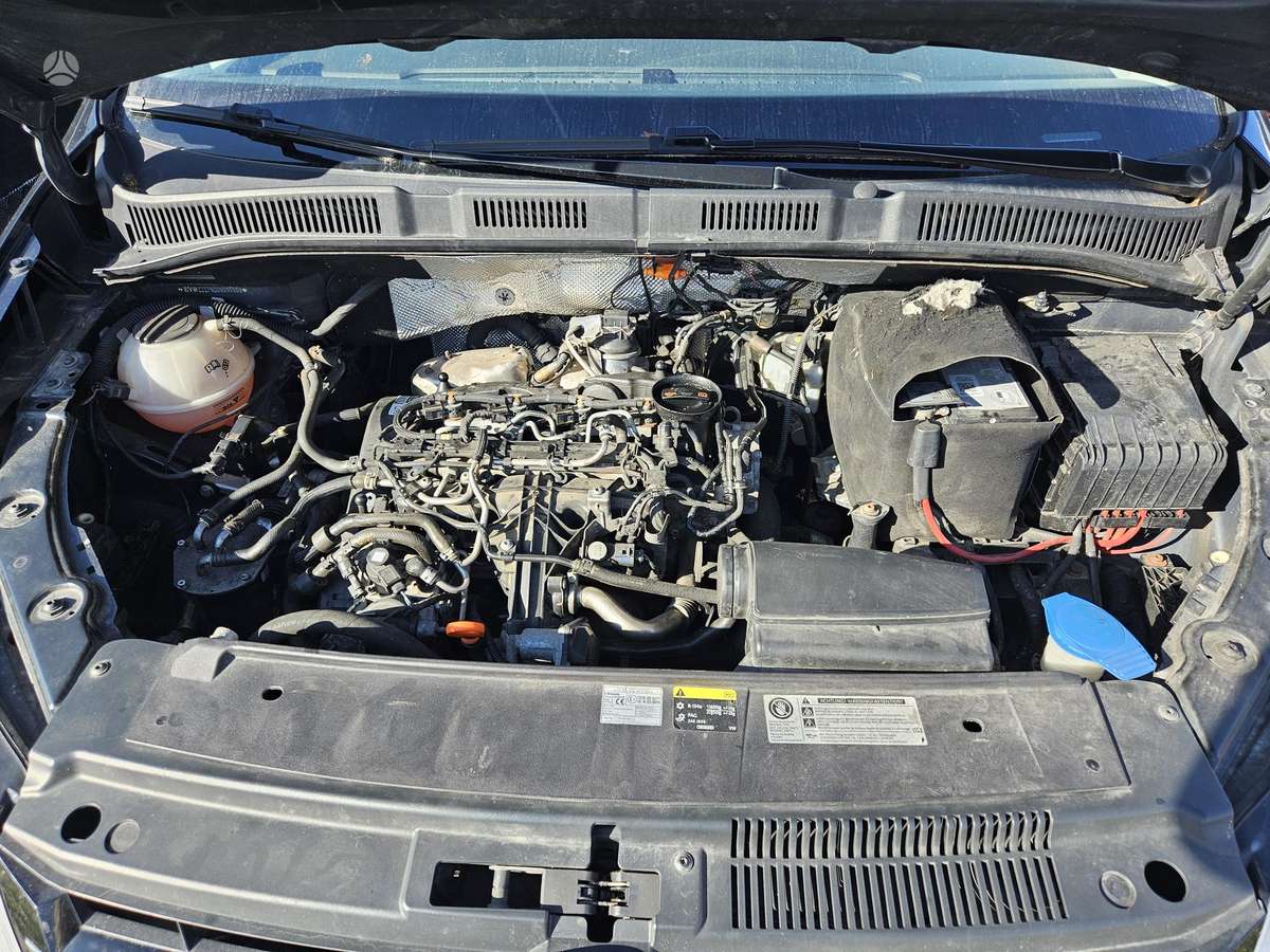 Volkswagen Sharan 2013 — photo 11
