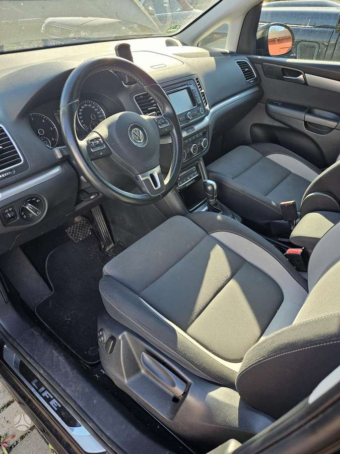 Volkswagen Sharan 2013 — photo 12