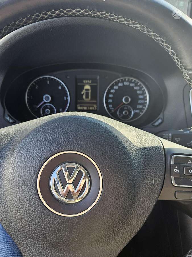 Volkswagen Sharan 2013 — engine 1968 cm³, 140 HP (103kW)