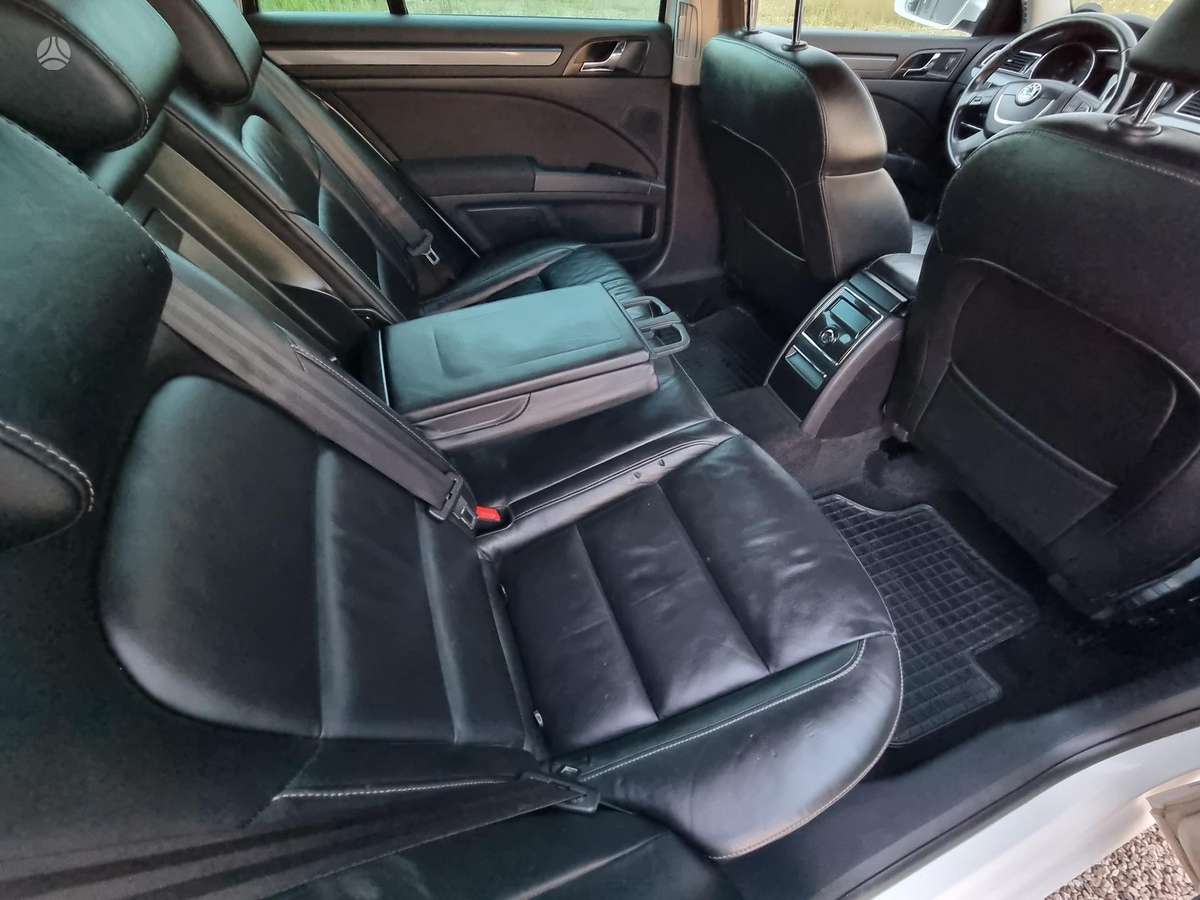Skoda Superb 2013 — photo 12