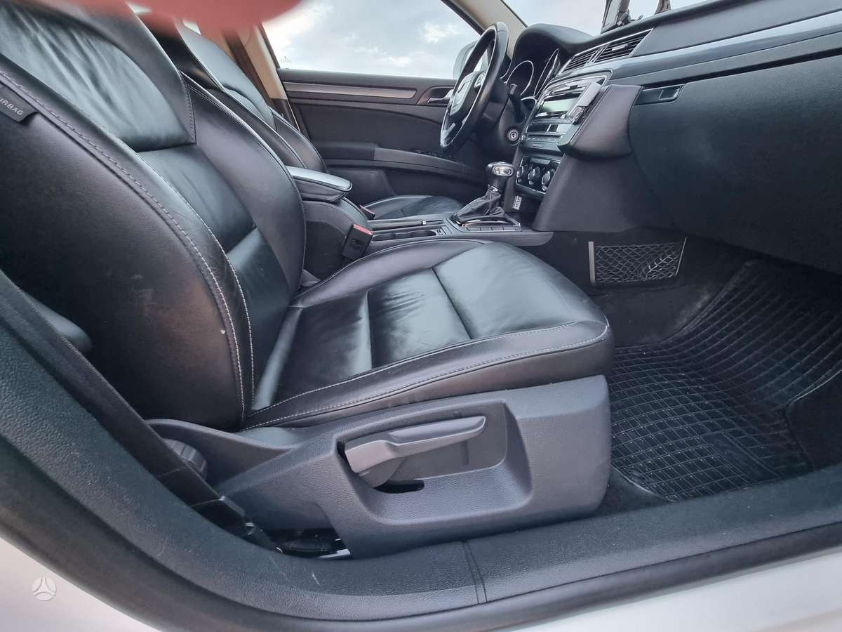 Skoda Superb 2013 — photo 8