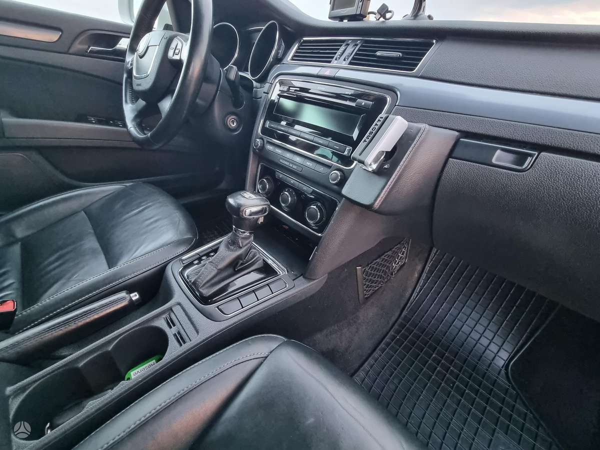 Skoda Superb 2013 — photo 9