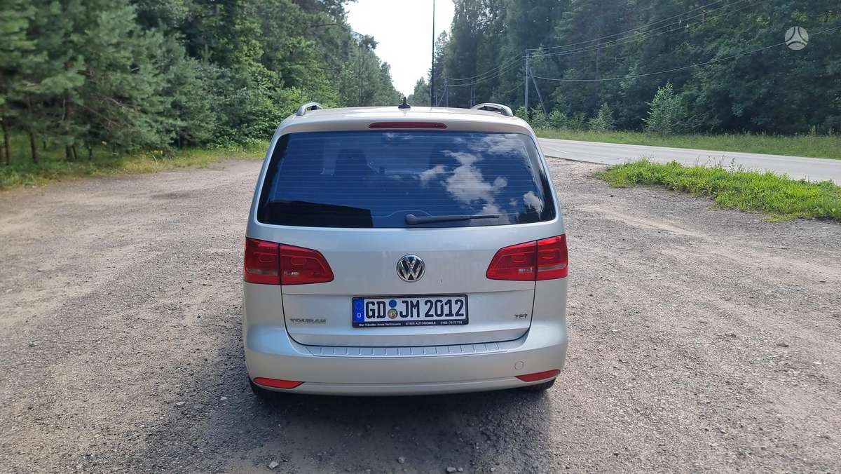 Volkswagen Touran 2011 — photo 24