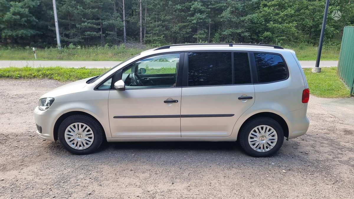 Volkswagen Touran 2011 — photo 27