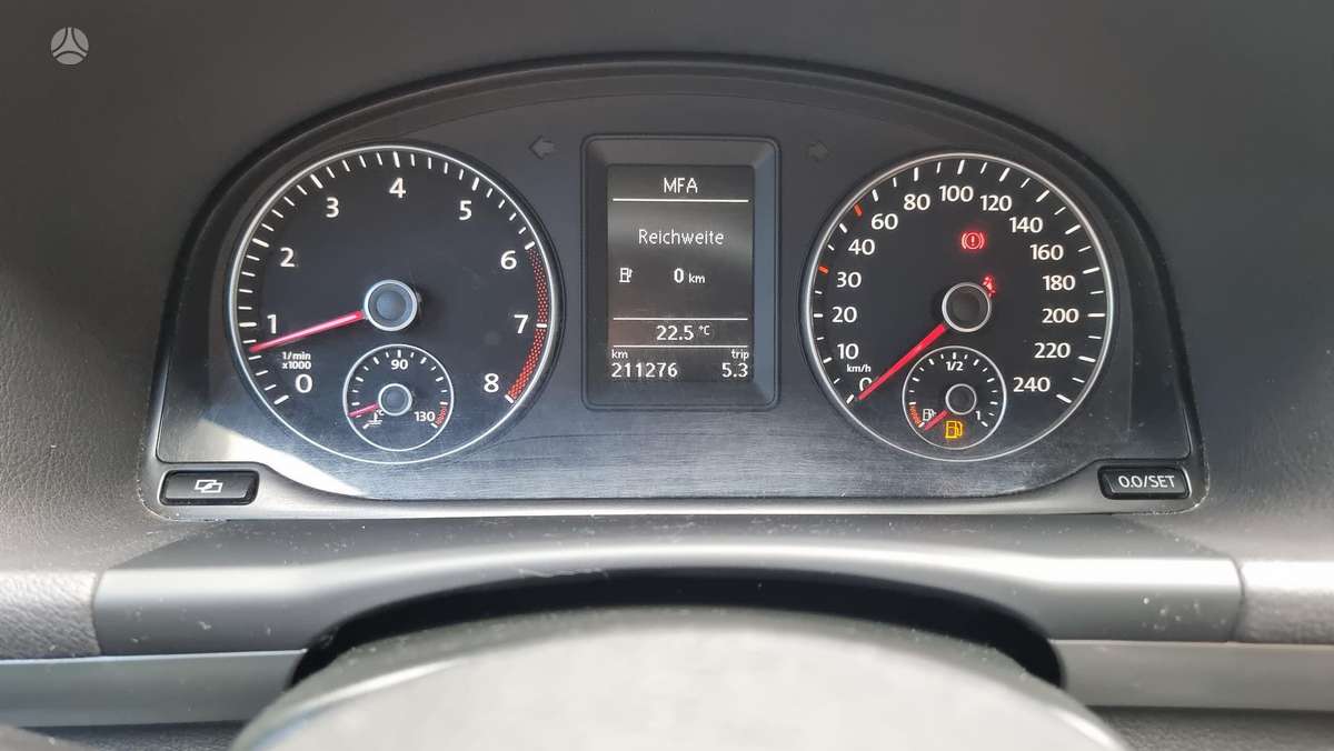 Volkswagen Touran 2011 — photo 7