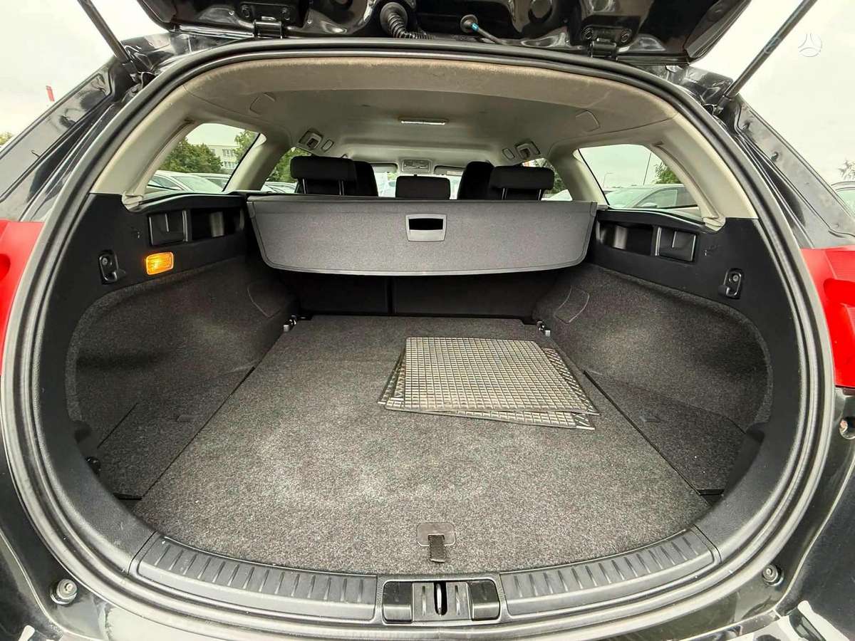 Toyota Auris 2014 — фото 18