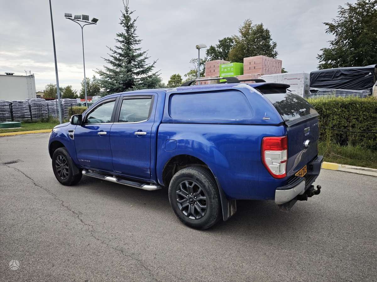 Ford Ranger 2015 — салон