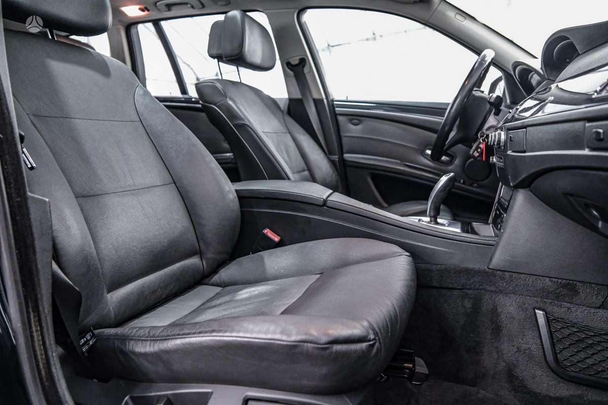 BMW 525 2010 — photo 12