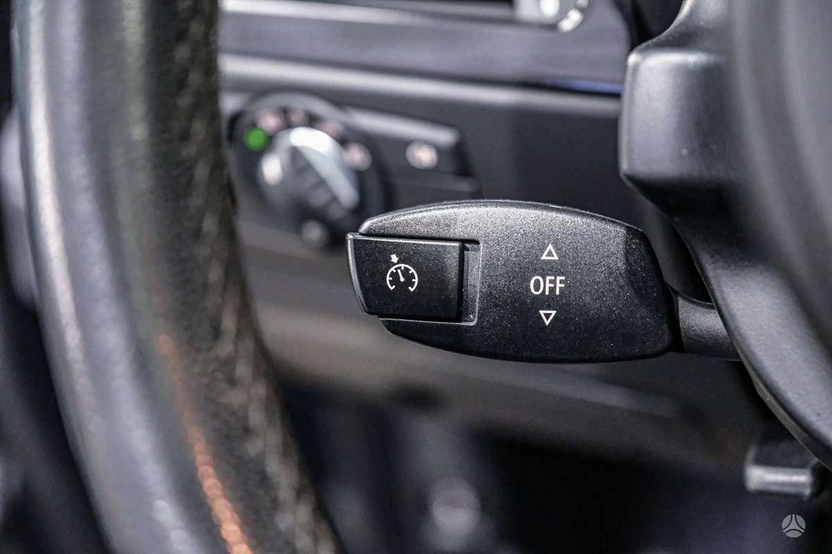 BMW 525 2010 — photo 15