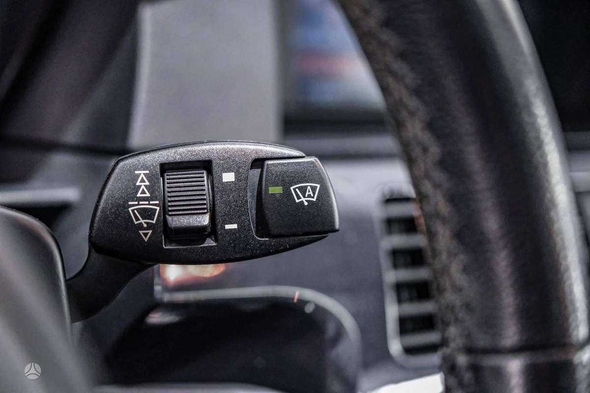 BMW 525 2010 — photo 18