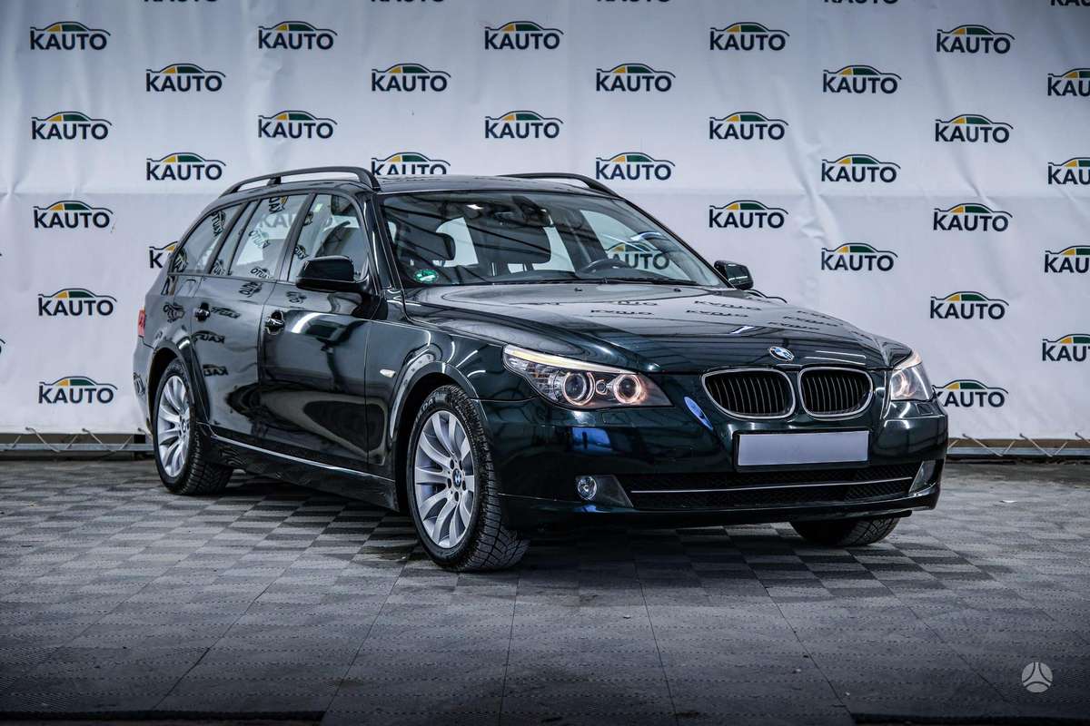 BMW 525 2010 — rear view