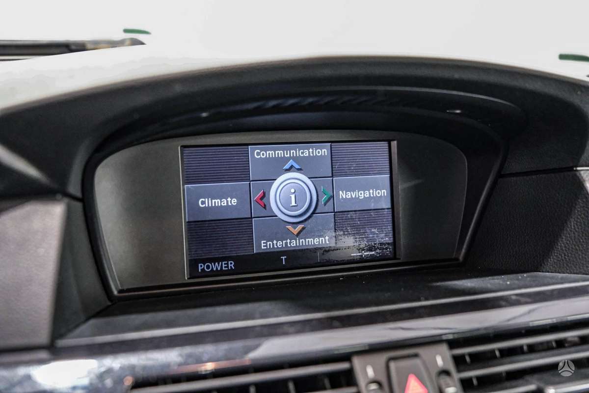 BMW 525 2010 — photo 20