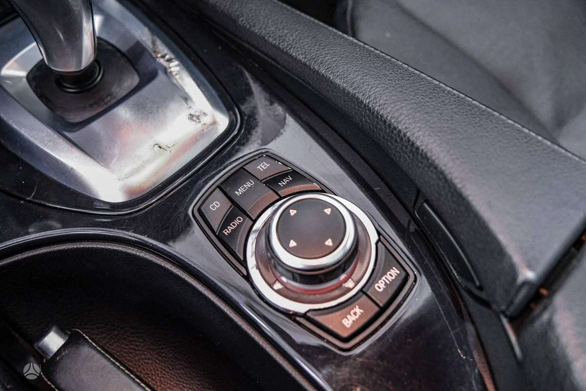 BMW 525 2010 — photo 24