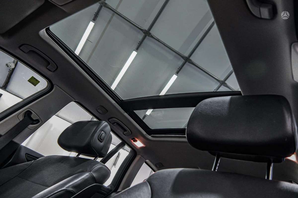 BMW 525 2010 — photo 25