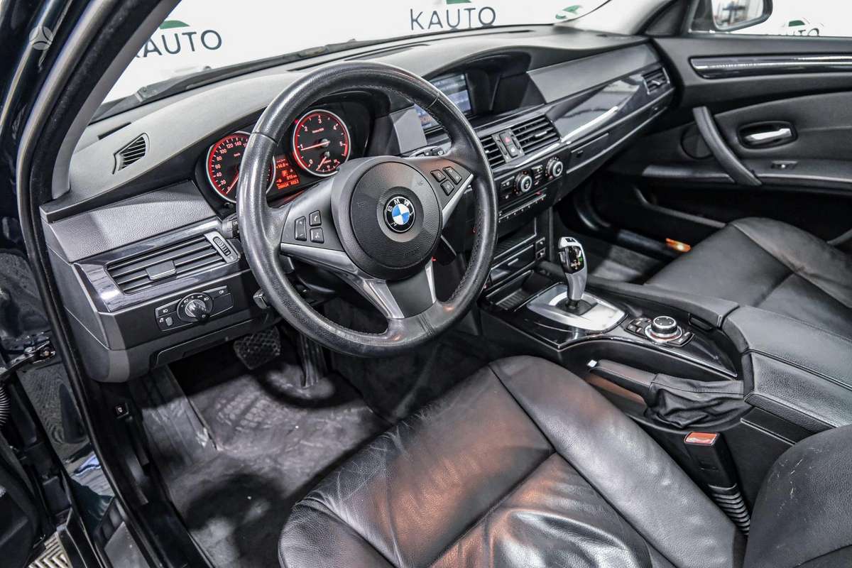 BMW 525 2010 — photo 5