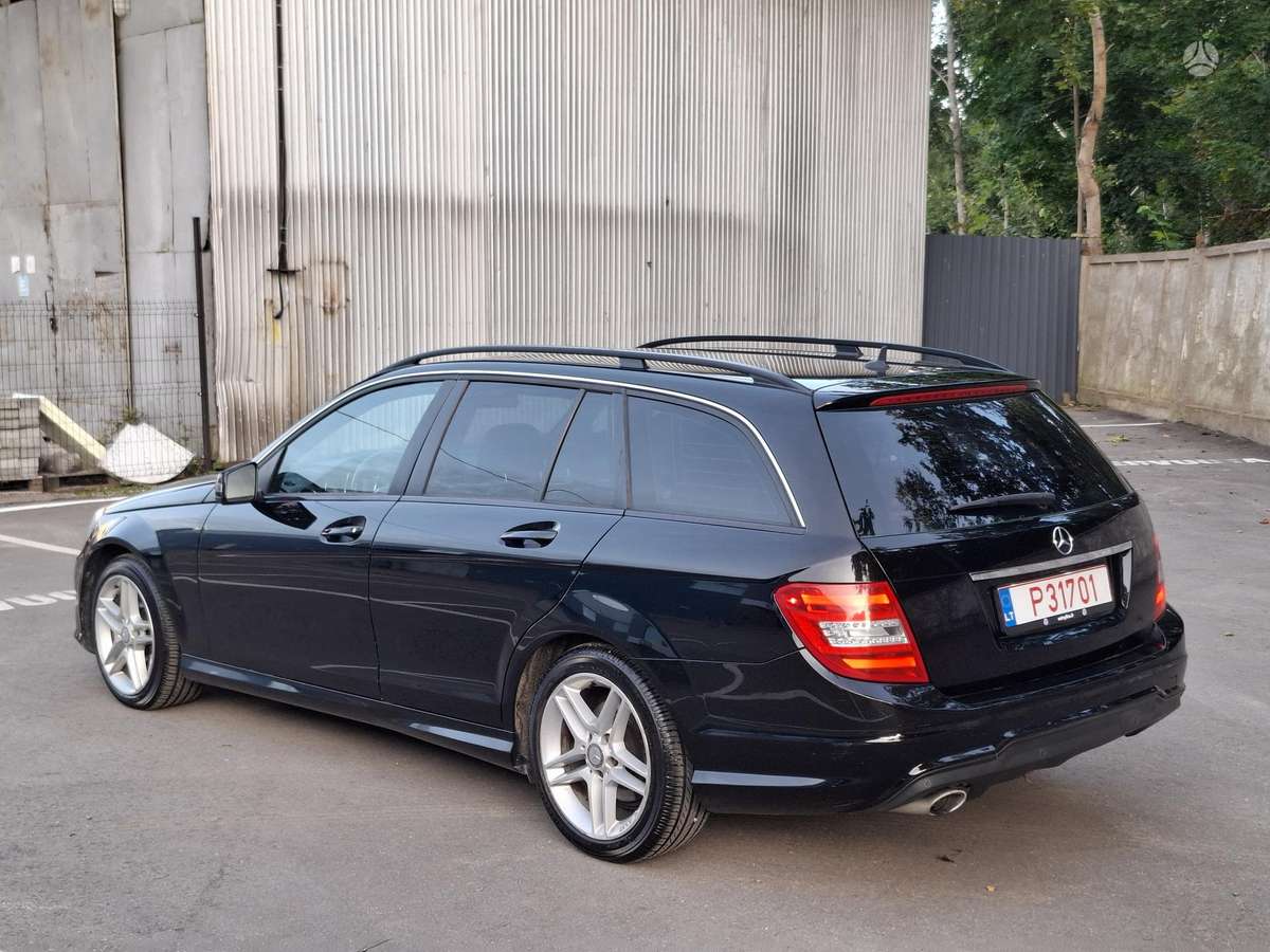 Mercedes-Benz C250 2011 — photo 11