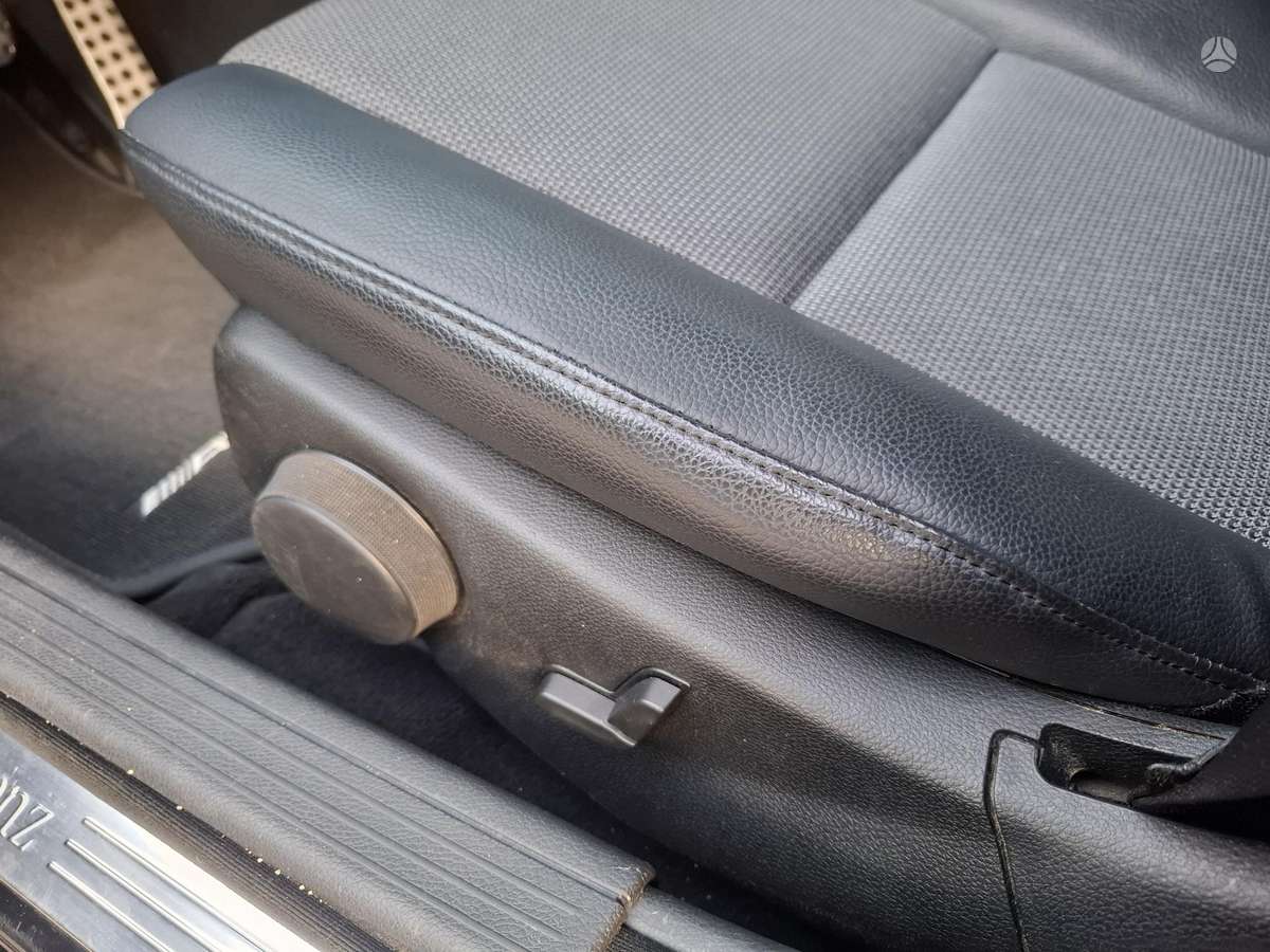 Mercedes-Benz C250 2011 — photo 25