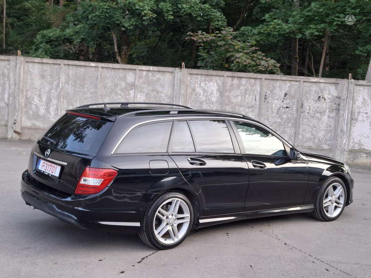 Mercedes-Benz C250 2011 — photo 9
