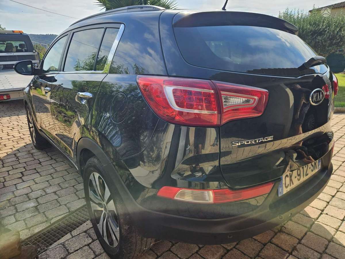 Kia Sportage 2012 — rear view