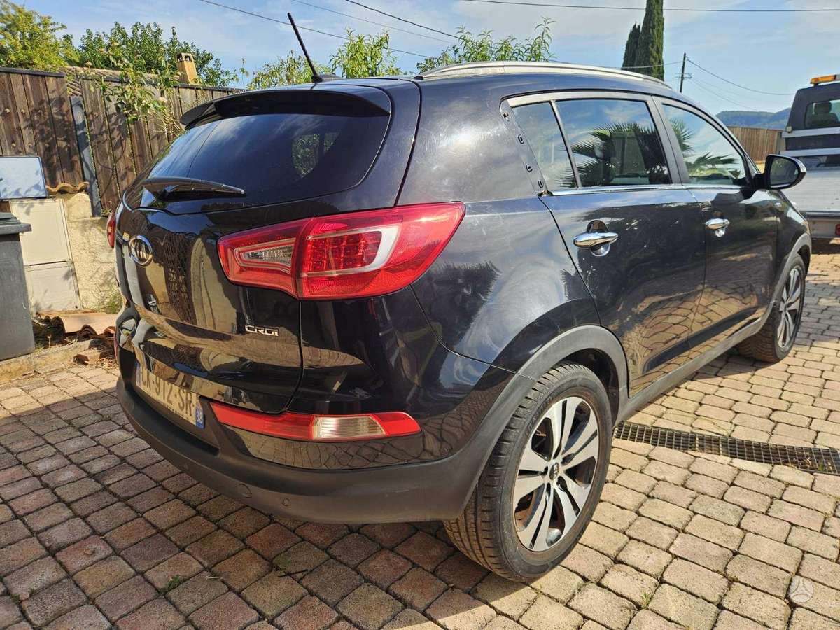 Kia Sportage 2012 — interior