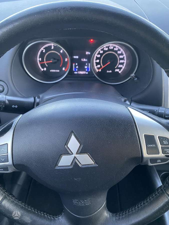 Mitsubishi Outlander 2012 — photo 13